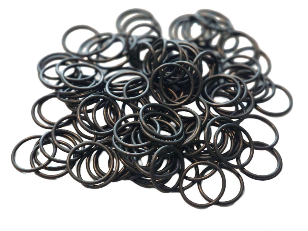 Nitrile rubber O-rings compared with flat rubber washers